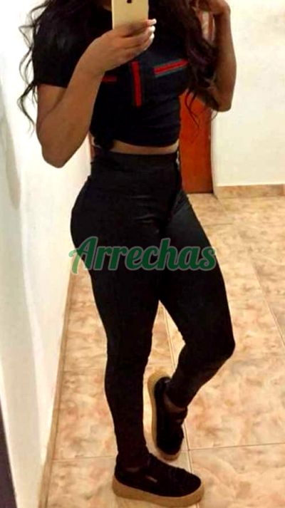Ue, dama de compañía en Santa Cruz