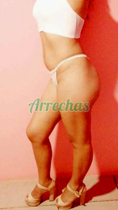 Miriam, dama de compañía en Santa Cruz