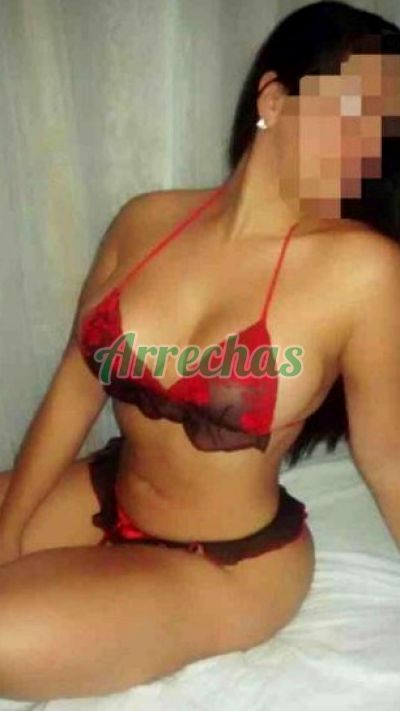 Naomi, dama de compañía en Cochabamba