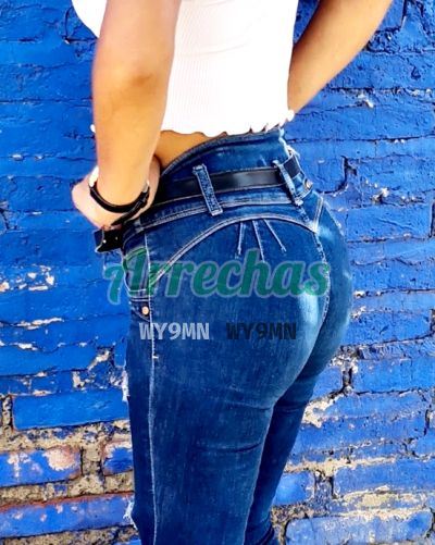 Daniela, Mujer que da masajes eróticos en Cochabamba