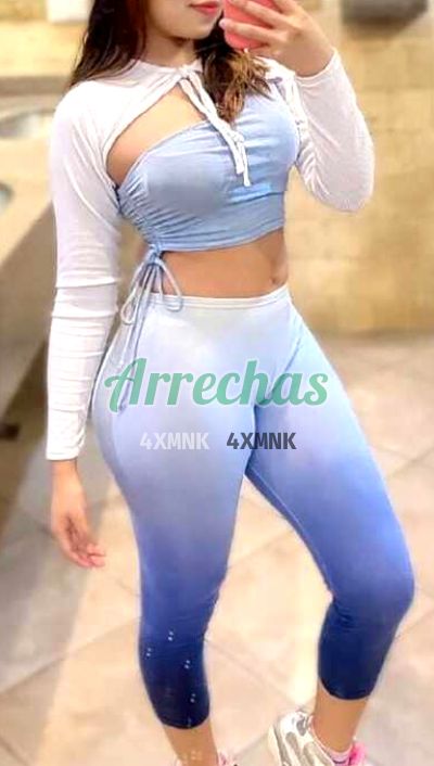 Nicol, dama de compañía en Cochabamba
