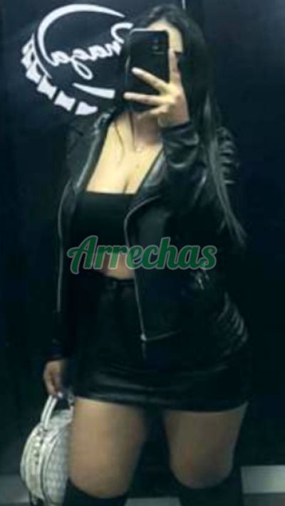 Antonela, dama de compañía en Santa Cruz