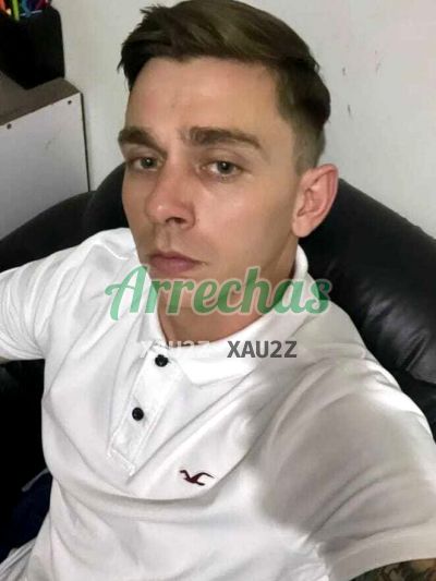 LIONEL, hombre en Santa Cruz