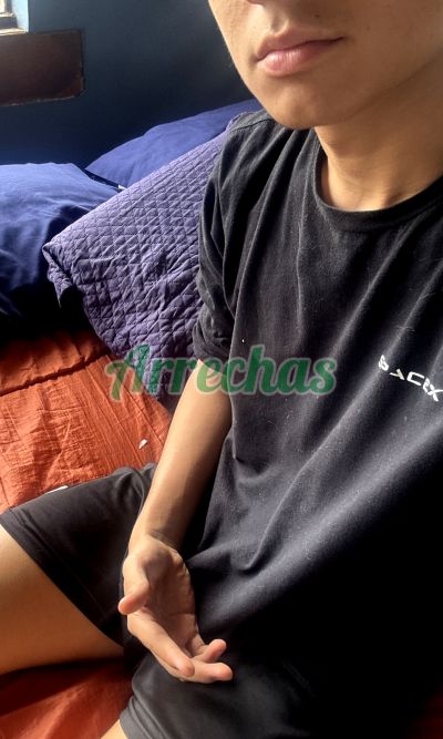 Josue 73142918, hombre en Santa Cruz