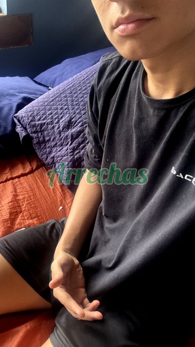 Josue 73142918, hombre en Santa Cruz